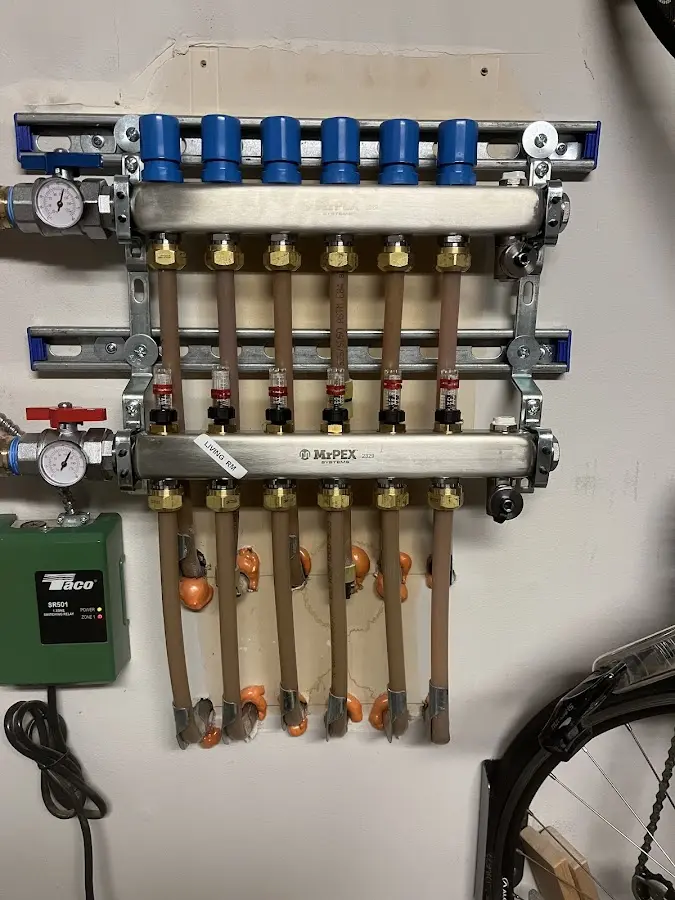 Plumber performing Leak Detection at a residential property in Pullman